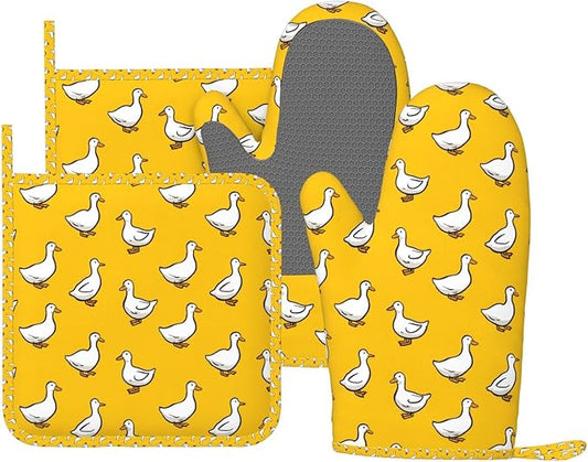 Oven Mitts and Pot Holders Set by DADABULIU