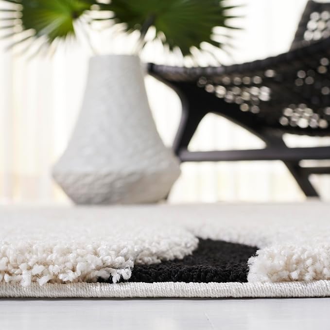 SAFAVIEH Florida Shag Collection Accent Rug - Image 4