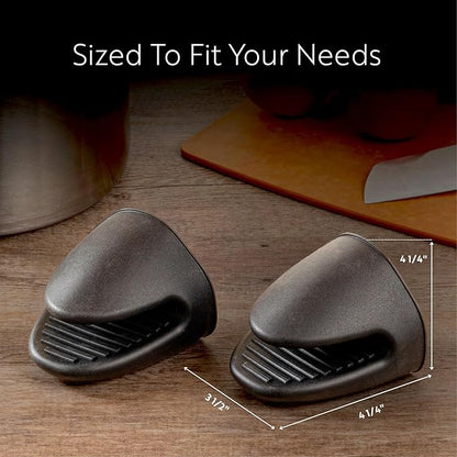 Restaurantware Comfy Grip 4.3 x 3.5 x 4.2 Inch Mini Oven Mitt Pot Holders 1 - Image 2
