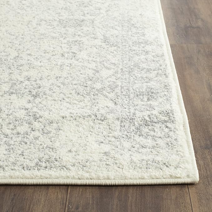 SAFAVIEH Area Rug 6x9 - Image 4