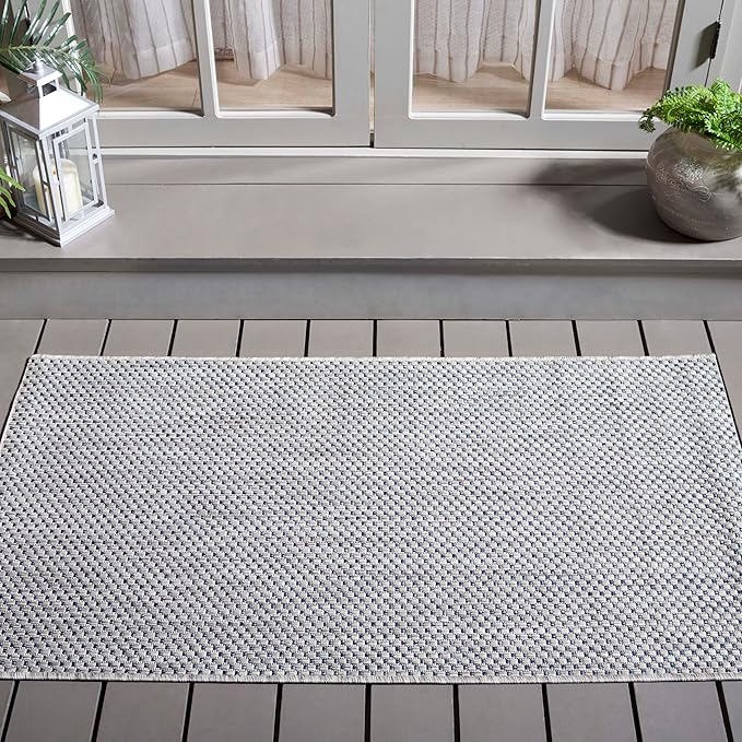 SAFAVIEH Washable Rug Outdoor Courtyard Collection by Unknown