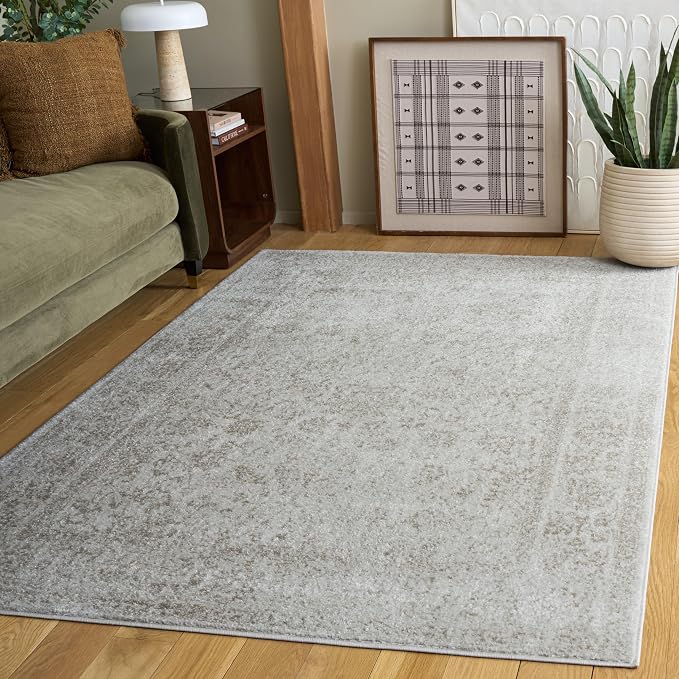 SAFAVIEH Area Rug 4x6 by Unknown