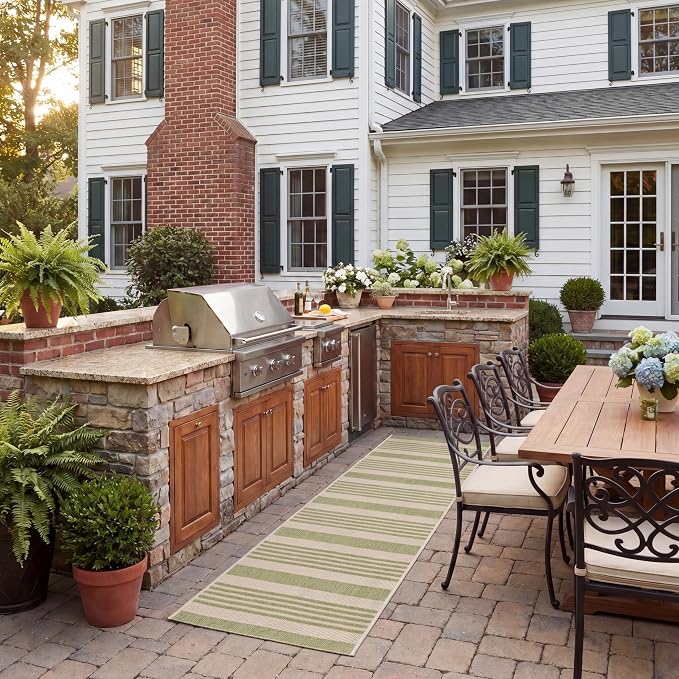 SAFAVIEH Washable Rug Outdoor Courtyard Collection by Unknown
