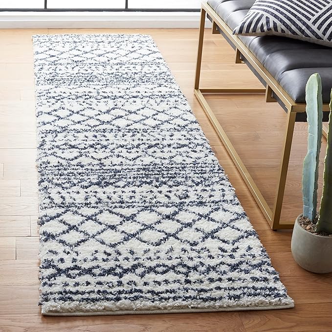 SAFAVIEH Arizona Shag Collection Runner Rug by Unknown