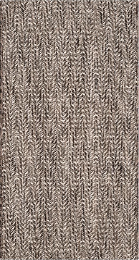 SAFAVIEH Outdoor Accent Rug 2'3"x5' by Unknown