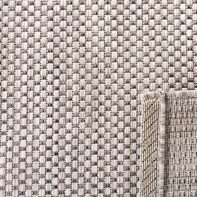 SAFAVIEH Washable Rug Outdoor Courtyard Collection by Unknown