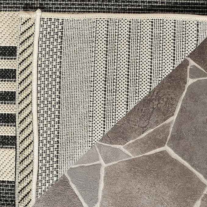 SAFAVIEH Washable Rug Outdoor Courtyard Collection - Image 7