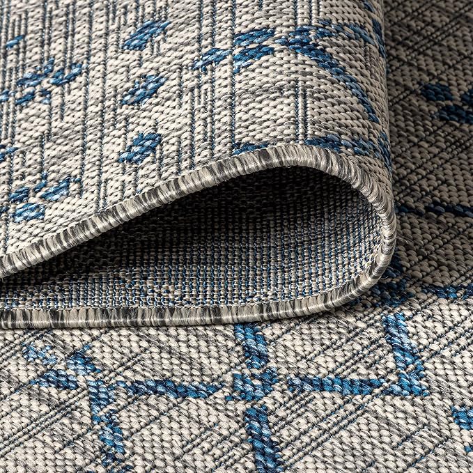 JONATHAN Y Moroccan Geometric Indoor Outdoor Area Rug 4X6 Light Gray/Navy - Image 5