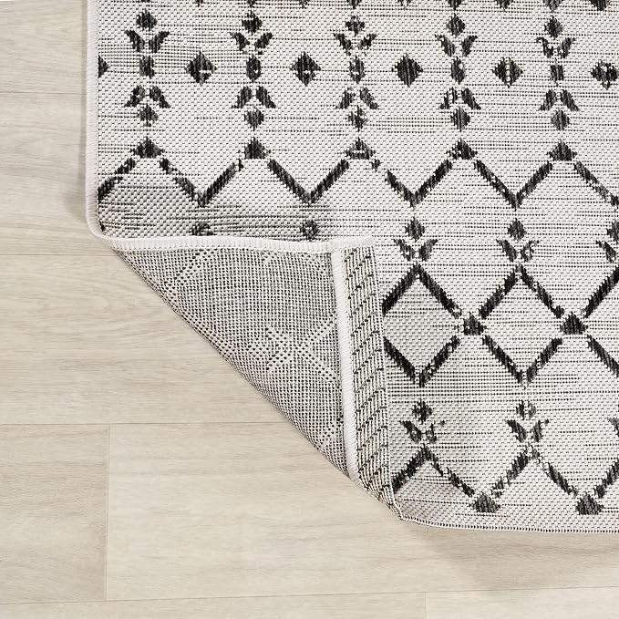 JONATHAN Y Moroccan Geometric Indoor Outdoor Round Area Rug 6 Ft Cream/Black - Image 5