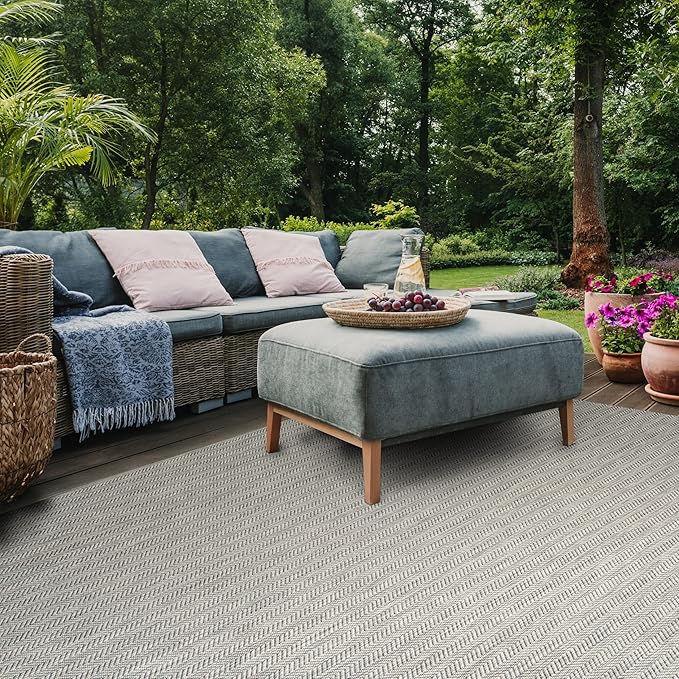 SAFAVIEH Outdoor Area Rug 10x14 - Image 6