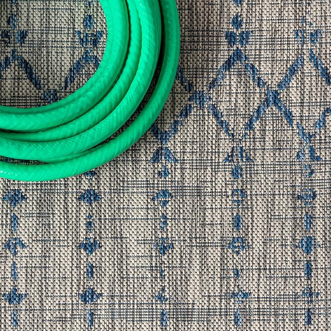 JONATHAN Y Moroccan Geometric Indoor Outdoor Round Area Rug 8 Ft Light Gray/Navy - Image 3