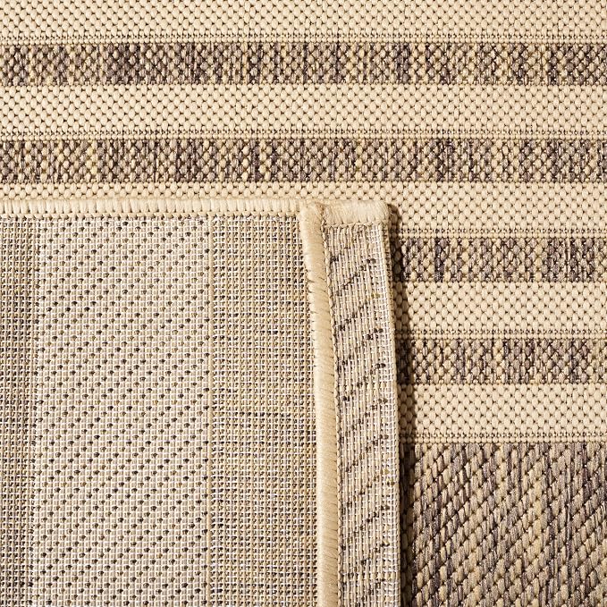 SAFAVIEH Washable Rug Outdoor Courtyard Collection by Unknown