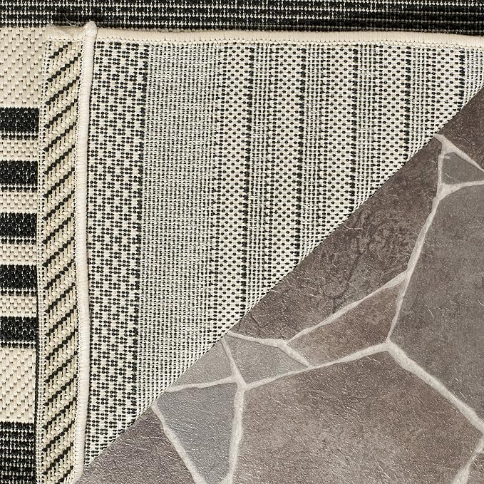 SAFAVIEH Washable Rug Outdoor Courtyard Collection - Image 6